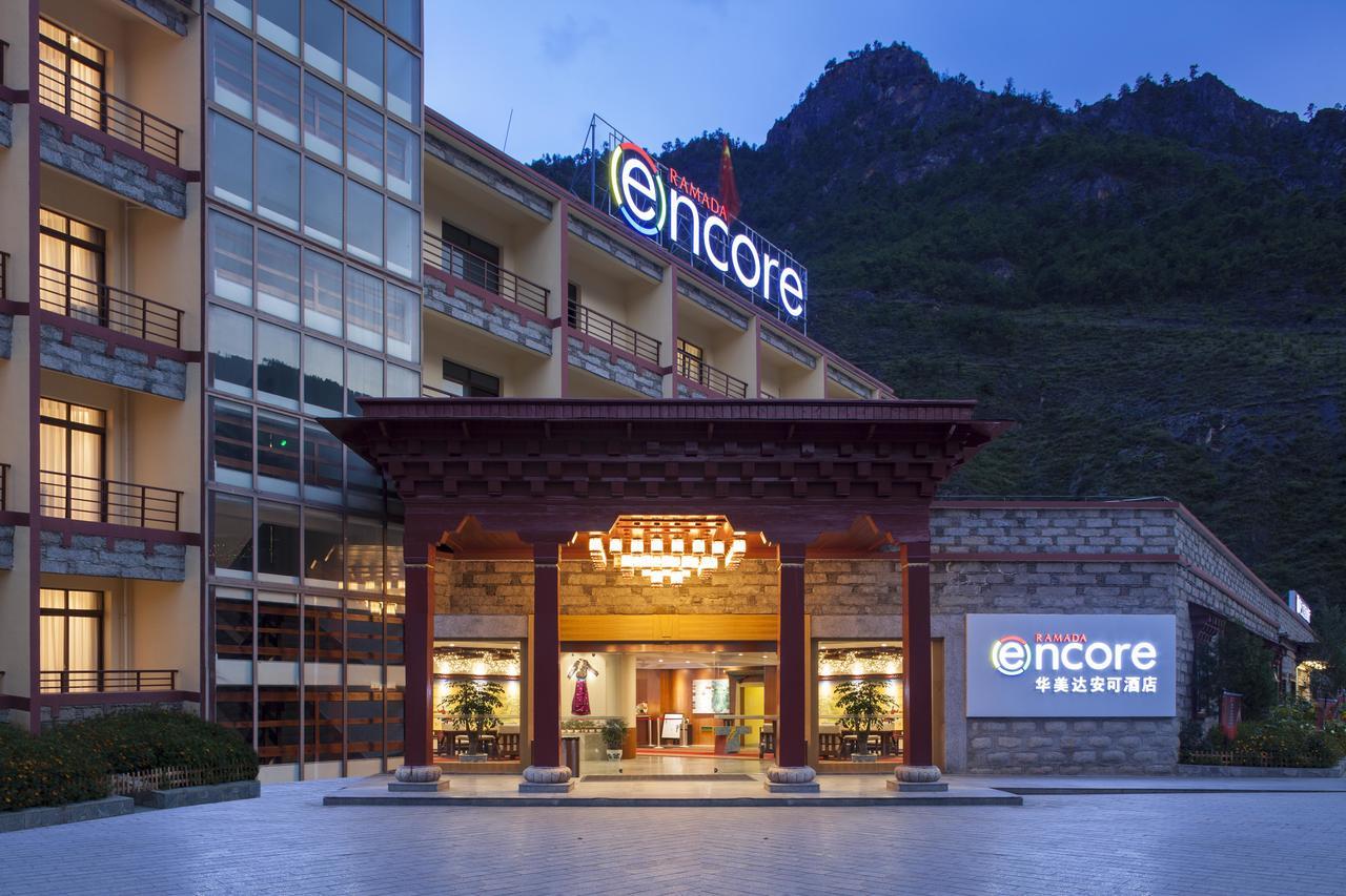 Hotel Ramada Encore Daocheng Yading Esterno foto