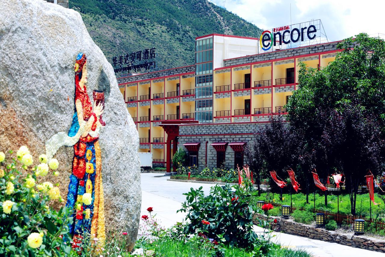 Hotel Ramada Encore Daocheng Yading Esterno foto