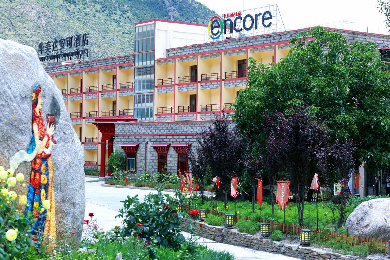 Hotel Ramada Encore Daocheng Yading Esterno foto